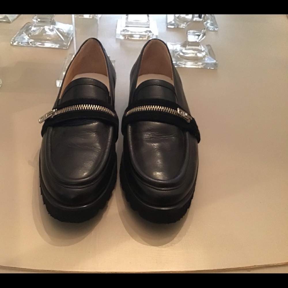 Women’s Black Leather Zipper-Trim Loafers - Picture 5 of 9
